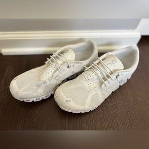 On Brand Cloud 5 running shoe size 9.5